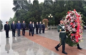 【重磅】習近平考察安徽金寨光伏扶貧項目 【重磅】習近平考察安徽金寨光伏扶貧項目